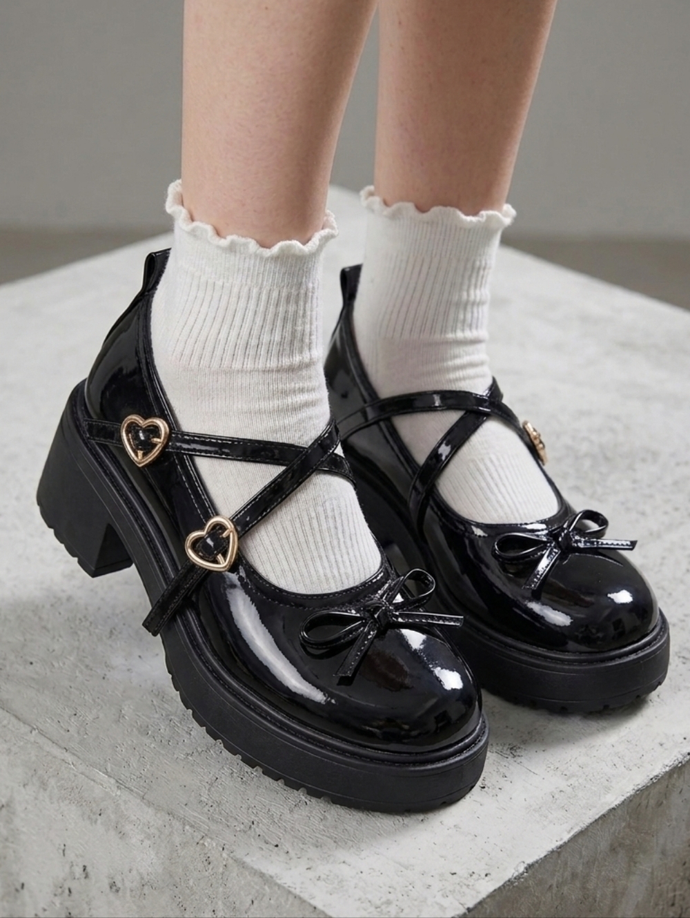 Black Patent Gothic Lolita Mary Jane Chunky Heels with Heart Buckle
